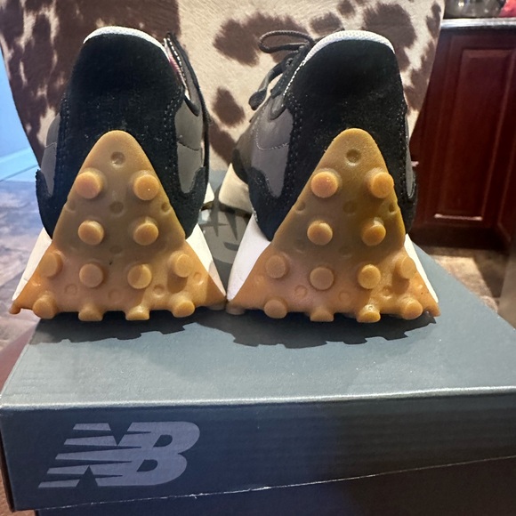 New Balance 327 women’s Black, White, and Gray Sneakers. Worn once - Picture 3 of 6